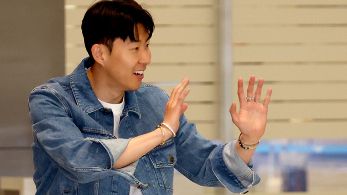 ‘유로파 챔피언’ 손흥민, 청재킷 입고 韓 금의환향…이제 월드컵 본선 티켓 쏜다