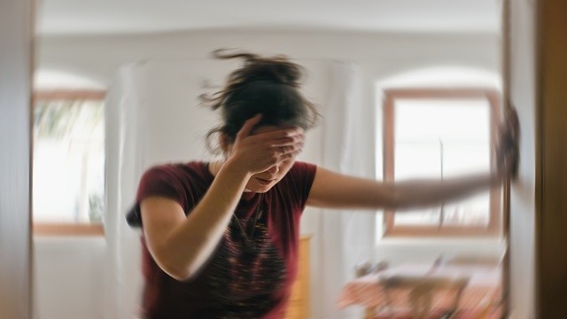 앉았다 일어나면 머리가 ‘핑~’… 의외의 ‘이 질환’일 수도