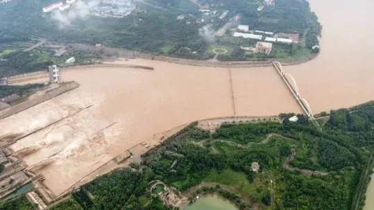 One of China's largest rivers faces unprecedented flood risk