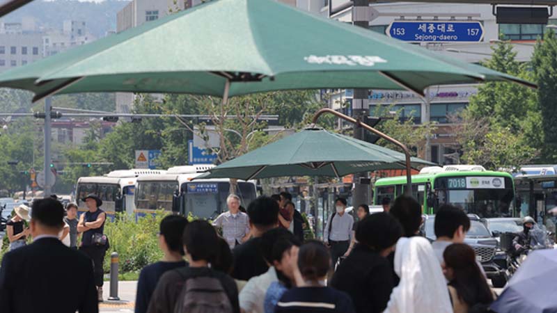 Take cover! KMA recommends parasols to shun the sun.