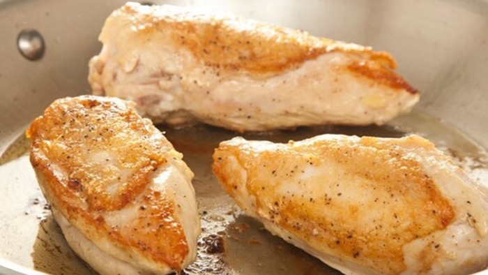 퍽퍽한 닭가슴살 질렸다면?… 맛있게 단백질 채우는 고단백 음식 5